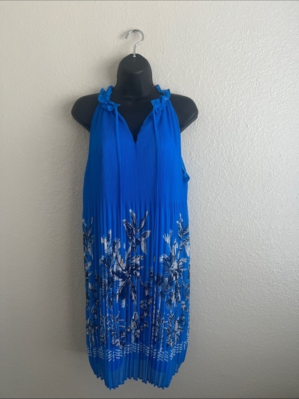 NWT Skies Are Blue Blue Pleated Floral Sleeveless Midi Dress Size L NWT